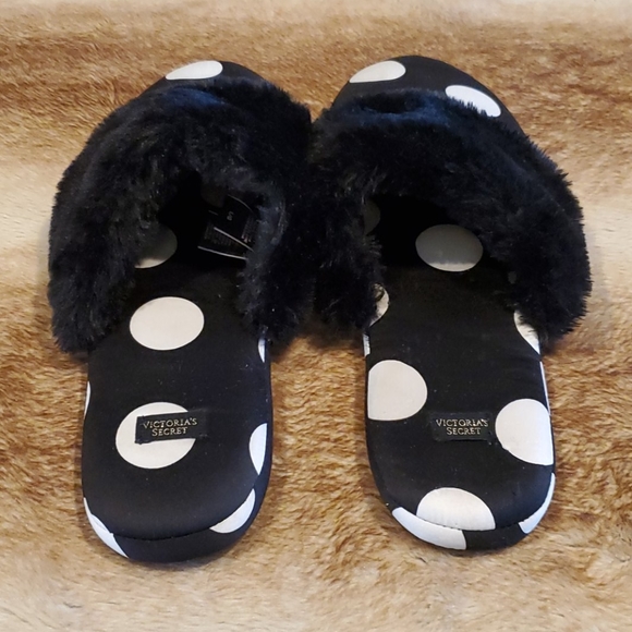 Victoria's Secret Satin Slippers  Size L/G (9-10) - Picture 2 of 5